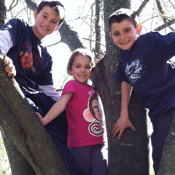 Profile Picture of Lisa Calvert (@lisacalvert883) on Poshmark