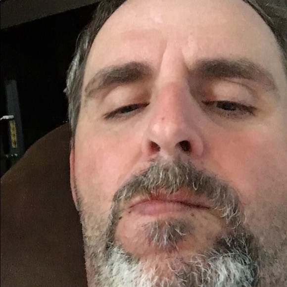 Kevin Roberts - Poshmark Profile Picture of Kevin Roberts (@robertskevin1) on Poshmark