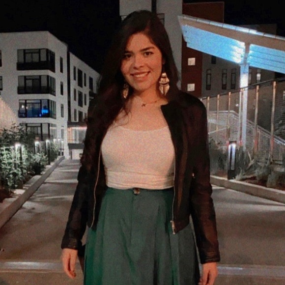 Profile Picture of Minerva Alatorre moreno (@minervaalatorre) on Poshmark