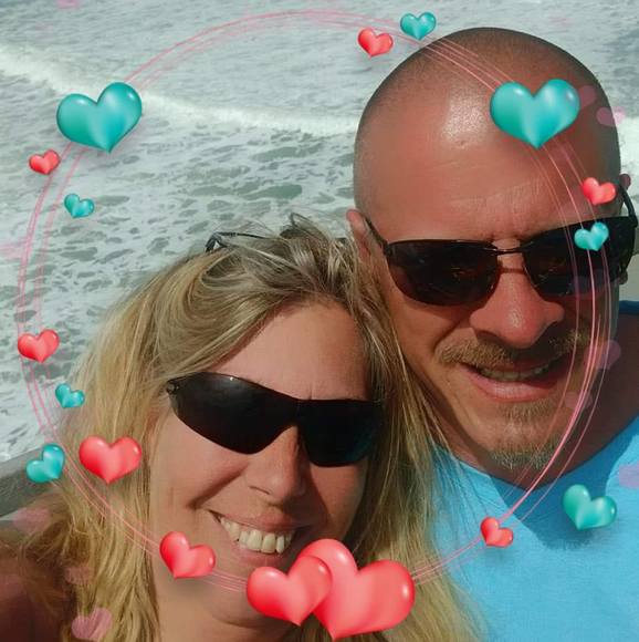 Profile Picture of Laurie Andrews (@laurie6990) on Poshmark