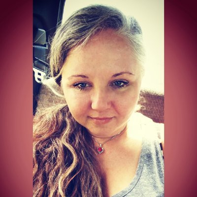 Profile Picture of Ivy Rowe (@ivy_rowe) on Twitter