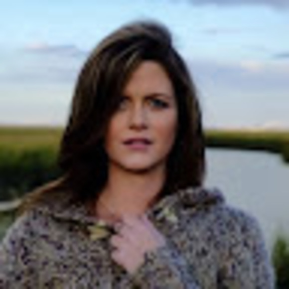 Profile Picture of Tara Kern (@taramkern74) on Poshmark