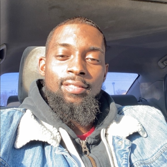 Profile Picture of Carnell Willoughby (@carnell0) on Poshmark