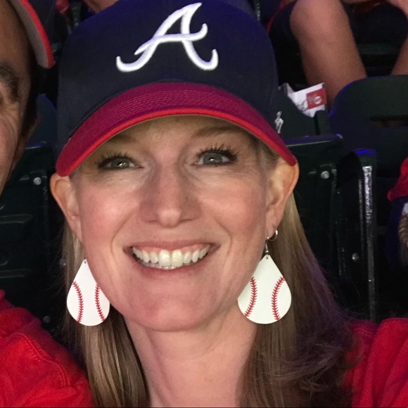 Profile Picture of Lauren Rife (@l_rife) on Poshmark