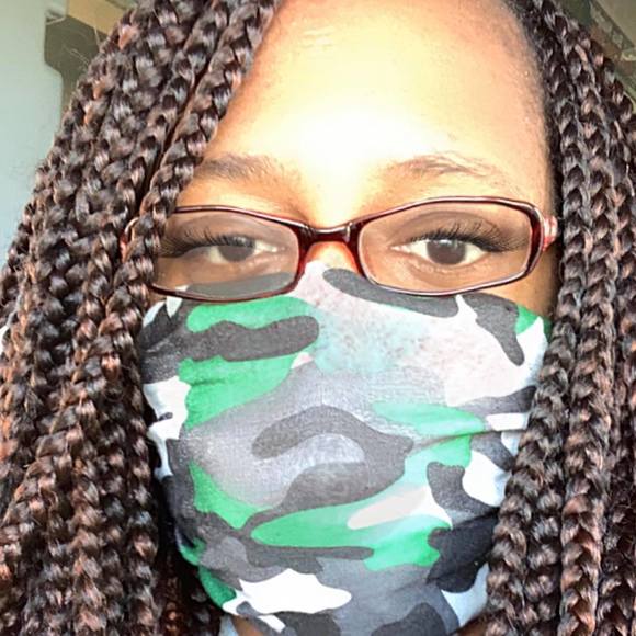 Profile Picture of Ava Gates (@avagates) on Poshmark