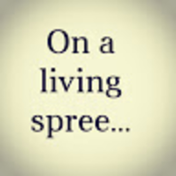 Profile Picture of Duda Rochi (@rochi2212) on Poshmark