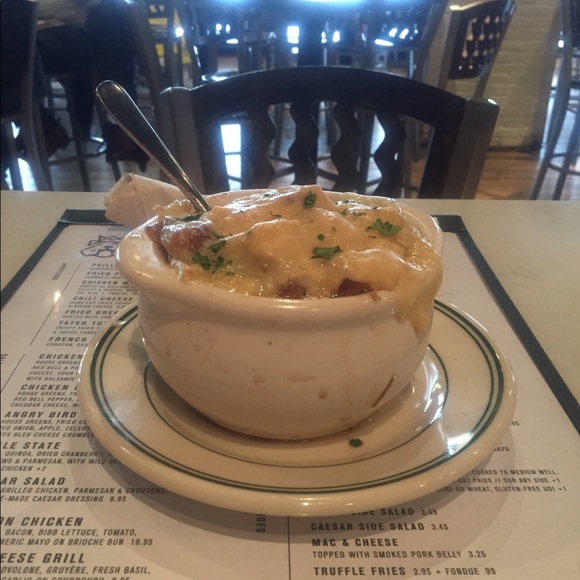 Profile Picture of Matthew Barnes (@mbarnes0142) on Poshmark