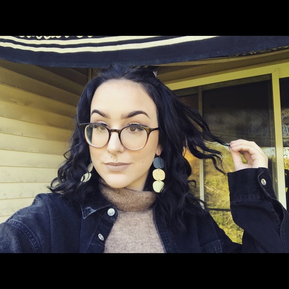 Jenna Twedell - Poshmark Profile Picture of Jenna Twedell (@jennatwedell97) on Poshmark