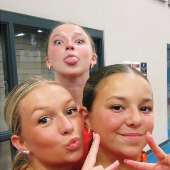 Profile Picture of Daniela Johannson (@djohannson14) on Poshmark