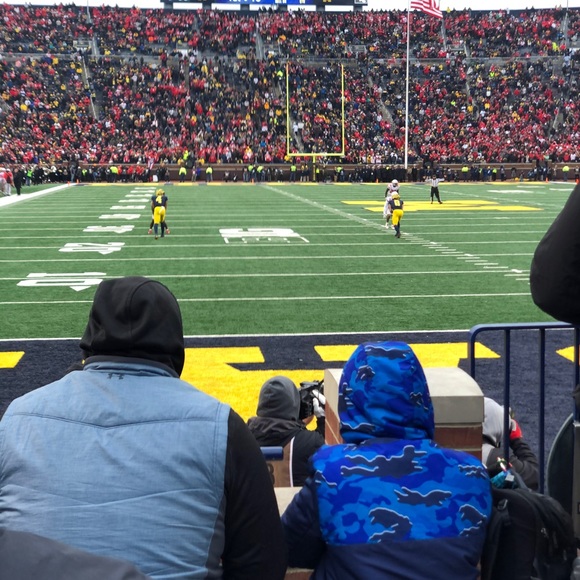 Profile Picture of Zahir Madyun (@zmady13) on Poshmark