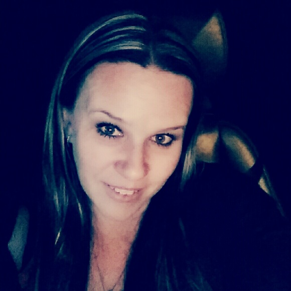 Profile Picture of Diana Verlander (@dmmindi) on Poshmark