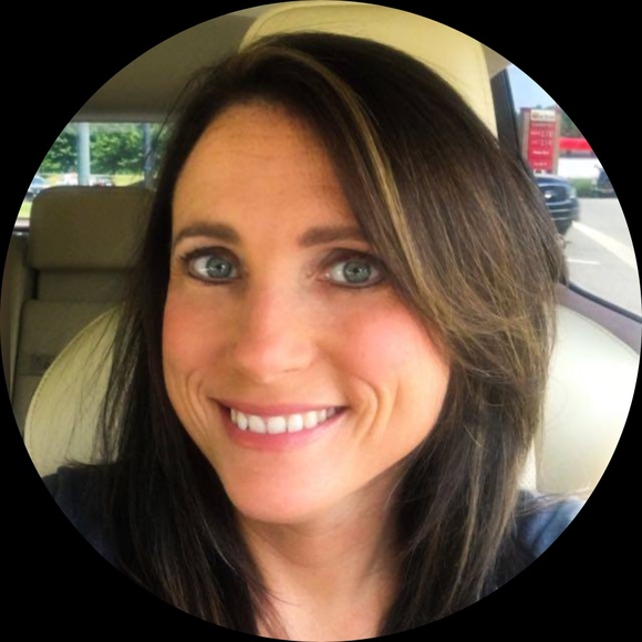 Profile Picture of Christina Fordham (@christifordham) on Poshmark