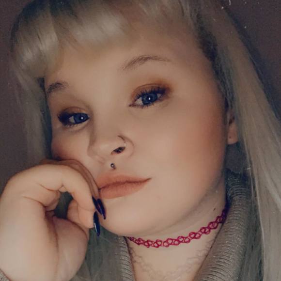 Profile Picture of Allison Harney (@allisonharney) on Poshmark