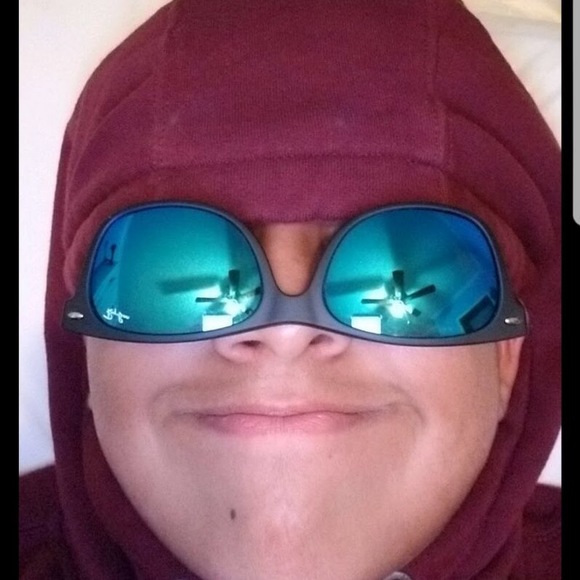 Profile Picture of Gustavo Perez (@perezgusbus) on Poshmark