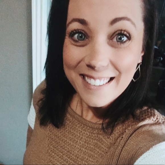 Profile Picture of Tonya Mccabe (@mccabecrew) on Poshmark