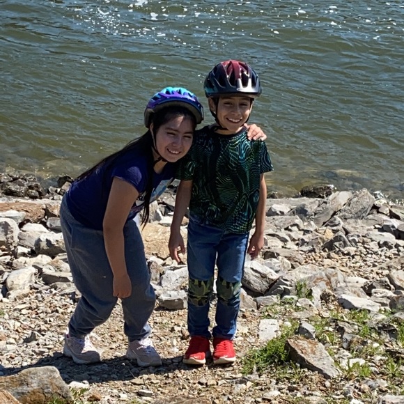 Profile Picture of Huwer Rodriguez (@huroq10) on Poshmark