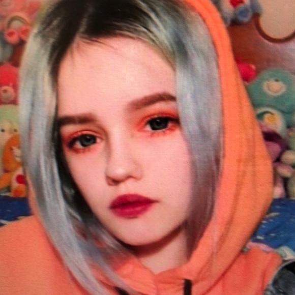 Profile Picture of Elroy Austen (@khdjdjh) on Poshmark