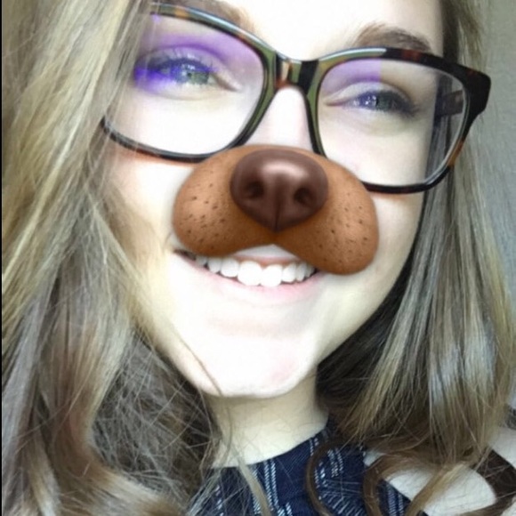 Profile Picture of Kinsey Gamboe (@kgamboe) on Poshmark