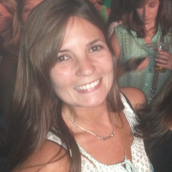 Profile Picture of Elizabeth Caliri (@ecaliri) on Poshmark