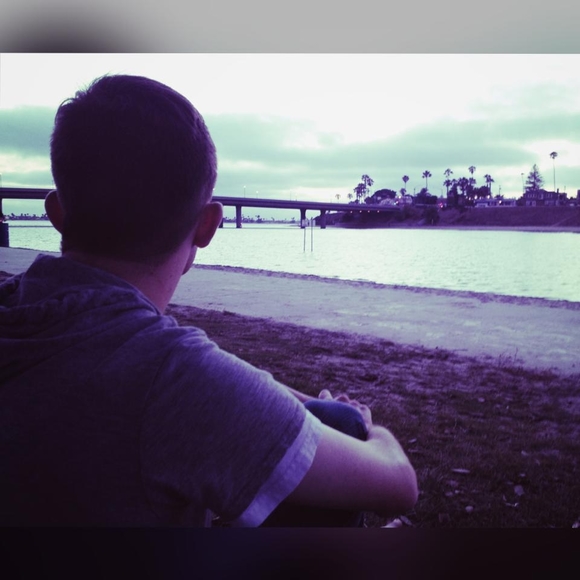 Profile Picture of Alec Shea (@ashea56) on Poshmark