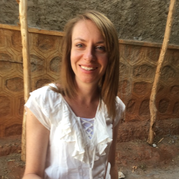 Profile Picture of Jodi Ross (@jlr1923) on Poshmark