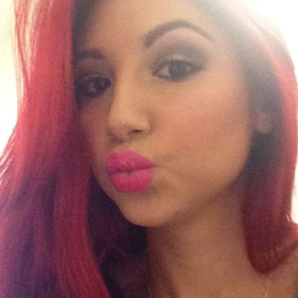 Profile Picture of Angelina Lenzi (@anamarialenzi) on Poshmark