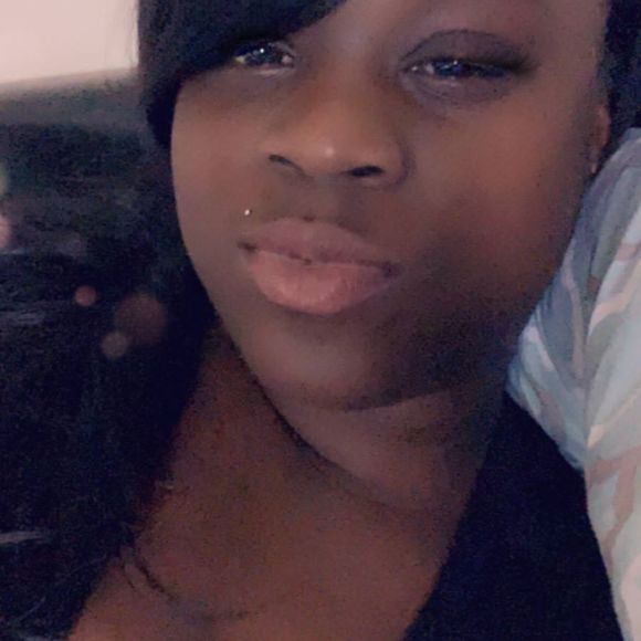 Profile Picture of Crystal Franklin (@lovelyshonte) on Poshmark