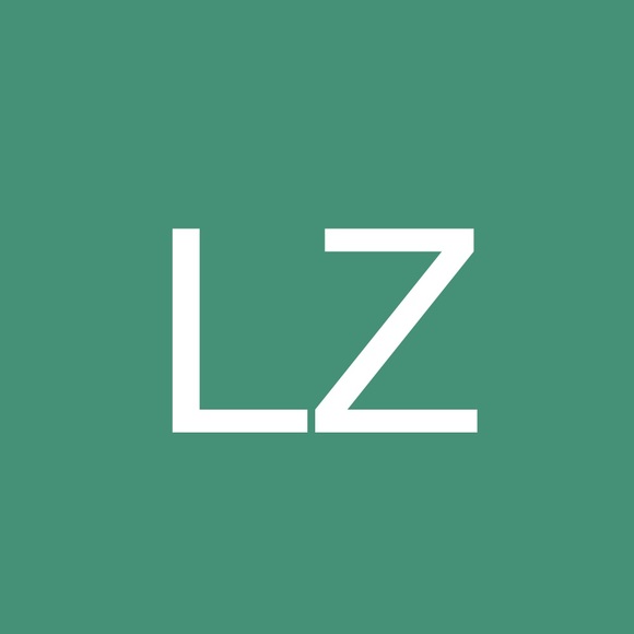 Profile Picture of Laura Zervos (@laurardjz) on Poshmark