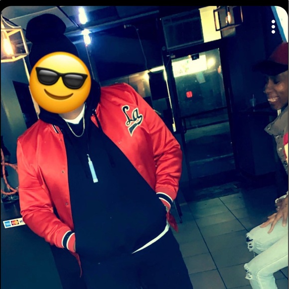 Profile Picture of Rozay Love (@rozay_love) on Poshmark