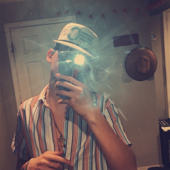 Profile Picture of Jonathan Prince (@jonathanprin527) on Poshmark