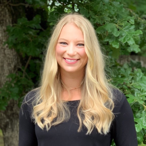 Profile Picture of Mackenzie Simon (@mackenzie_simon) on Poshmark