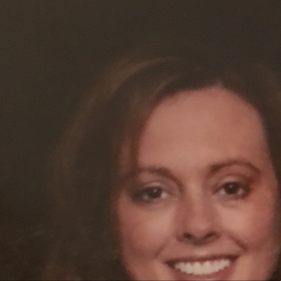 Profile Picture of Tracy Horton (@gcems304) on Poshmark