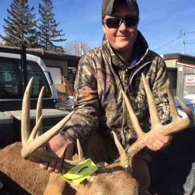 Profile Picture of Brad Clarkson (@clarkson4444) on Twitter