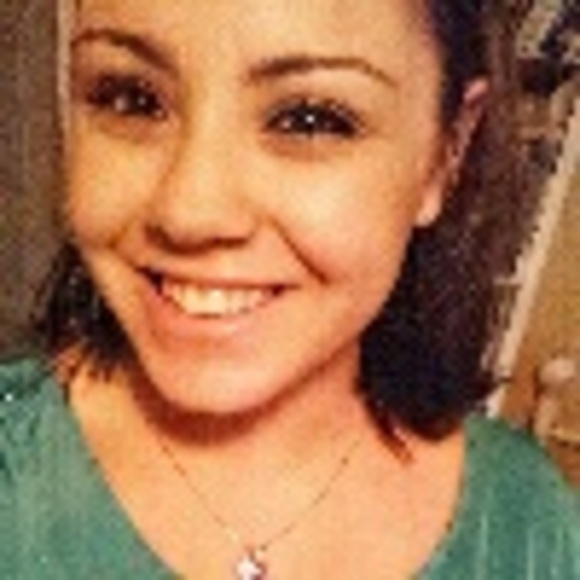 Profile Picture of Melissa Felson (@muhxlissuh) on Poshmark