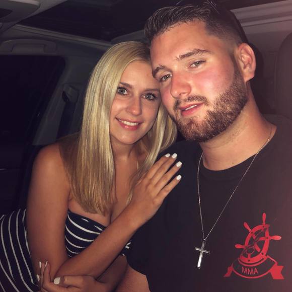 Brittany Koepfer - Poshmark Profile Picture of Brittany Koepfer (@brittanyk957) on Poshmark