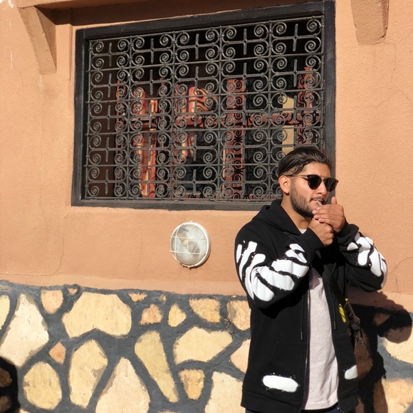 Profile Picture of Julio Miramontes (@callmewholeeoh) on Poshmark