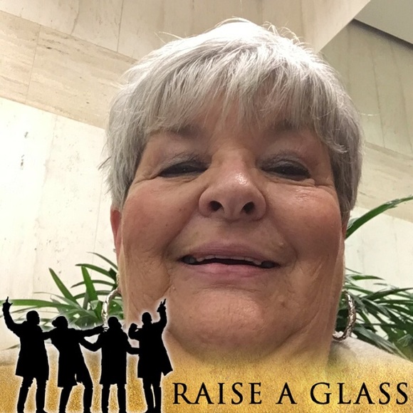 Profile Picture of Kris Dobbelaere (@krisdobb52) on Poshmark