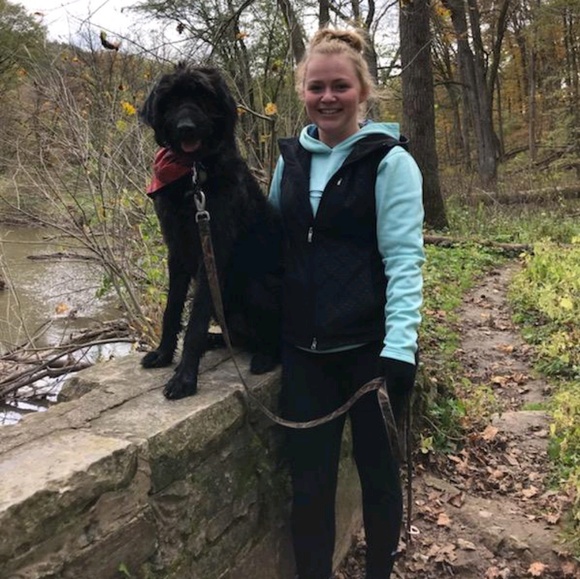 Profile Picture of Mindy Ryan (@mindy_ryan) on Poshmark