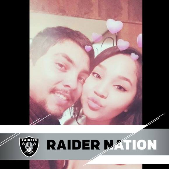 Profile Picture of Lorenzo n tehya Tehya (@bronzykneecap) on Poshmark