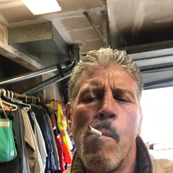 Lucky Richardson - Poshmark Profile Picture of Lucky Richardson (@luckyrichard180) on Poshmark