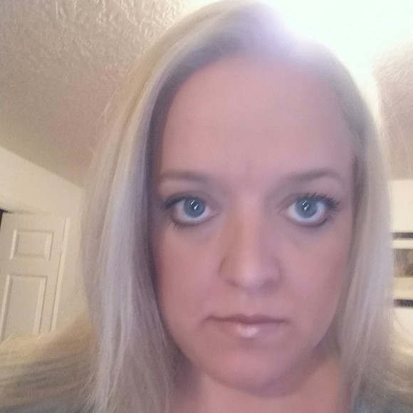 Profile Picture of Angela Johnson laird (@angelajohnso266) on Poshmark