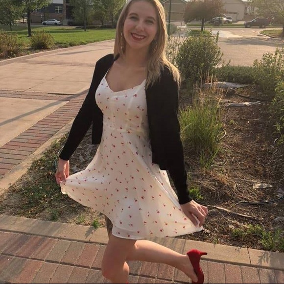 Profile Picture of Kayla O (@kaylao579) on Poshmark