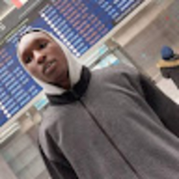 Heritier Ilunga - Poshmark Profile Picture of Heritier Ilunga (@heritierilunga) on Poshmark