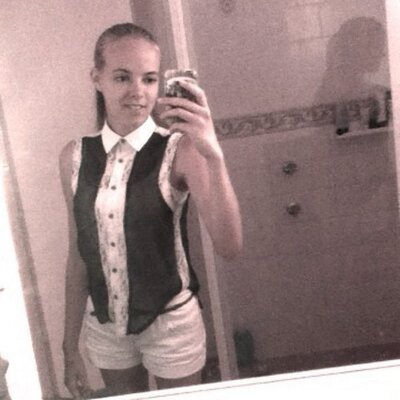 Profile Picture of Jacinta Bennett (@seadog1011) on Twitter