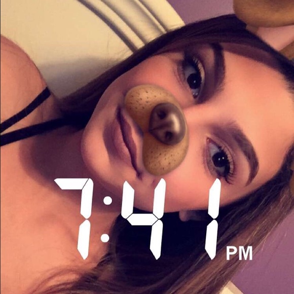 Profile Picture of Victoria Dasilva (@tori008) on Poshmark