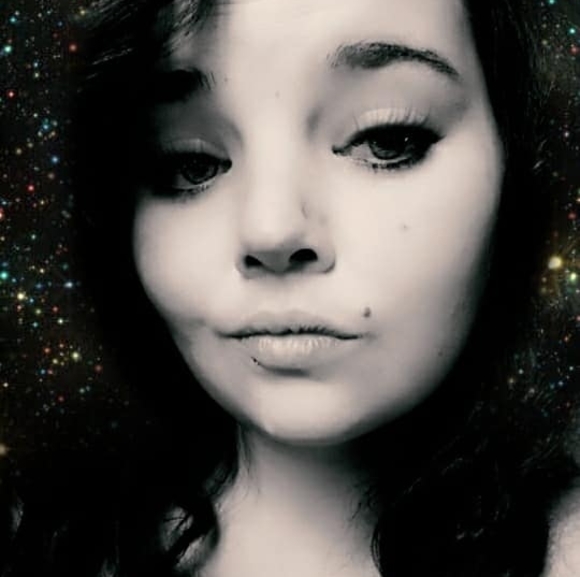 Profile Picture of Tapeka Idlewine (@tapekajeanette) on Poshmark