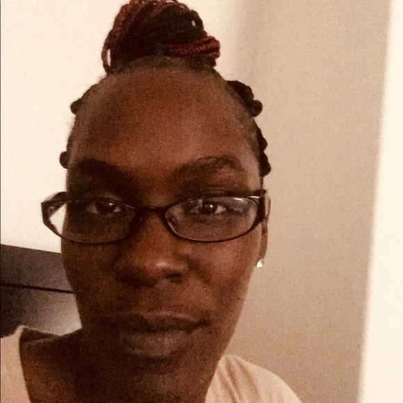 Profile Picture of Heidi Moore (@hmoore6509) on Poshmark