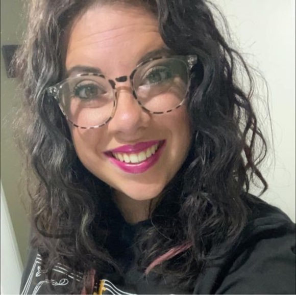 Profile Picture of Bethany Wauthier (@beffernie) on Poshmark