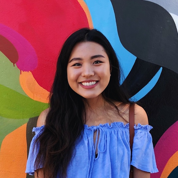 Profile Picture of Lucy Su (@lsu16) on Poshmark