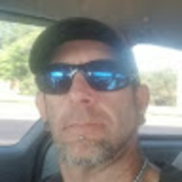 Profile Picture of Brian Loe (@brianloe69) on Poshmark